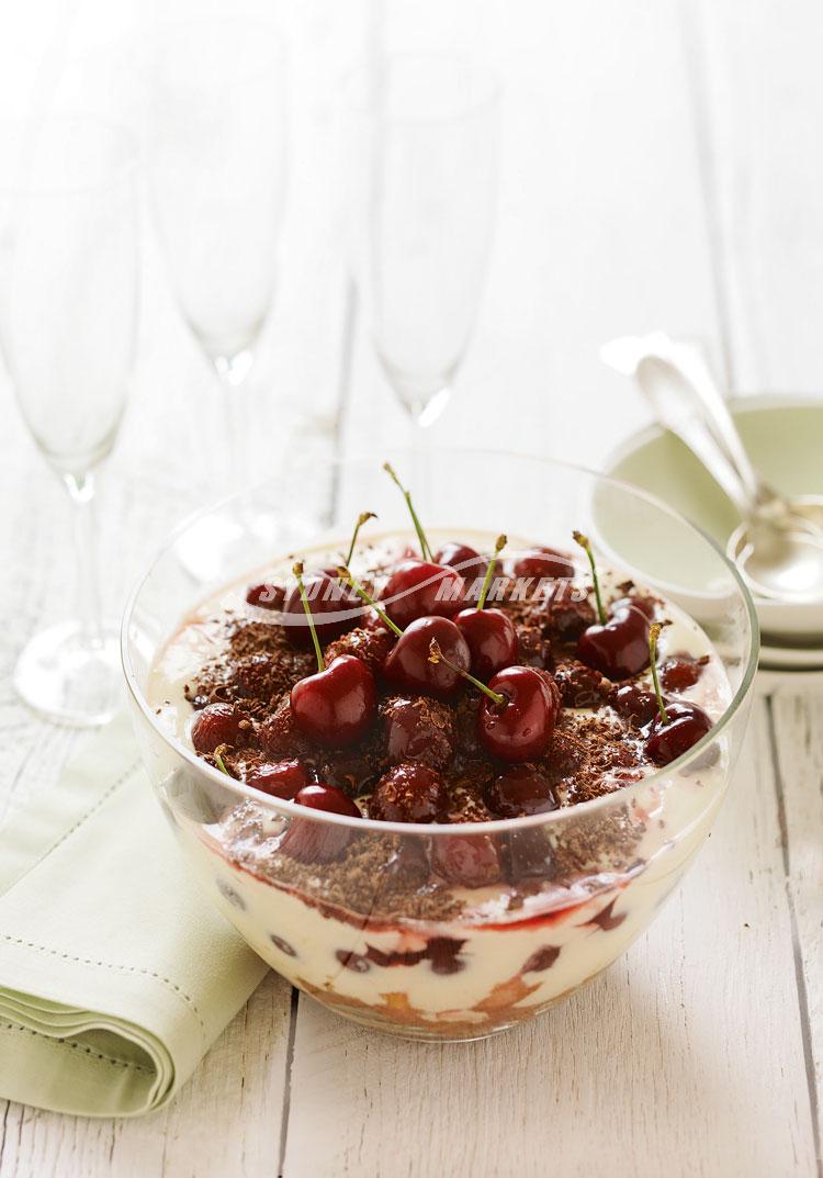 Cherry tiramisu trifle